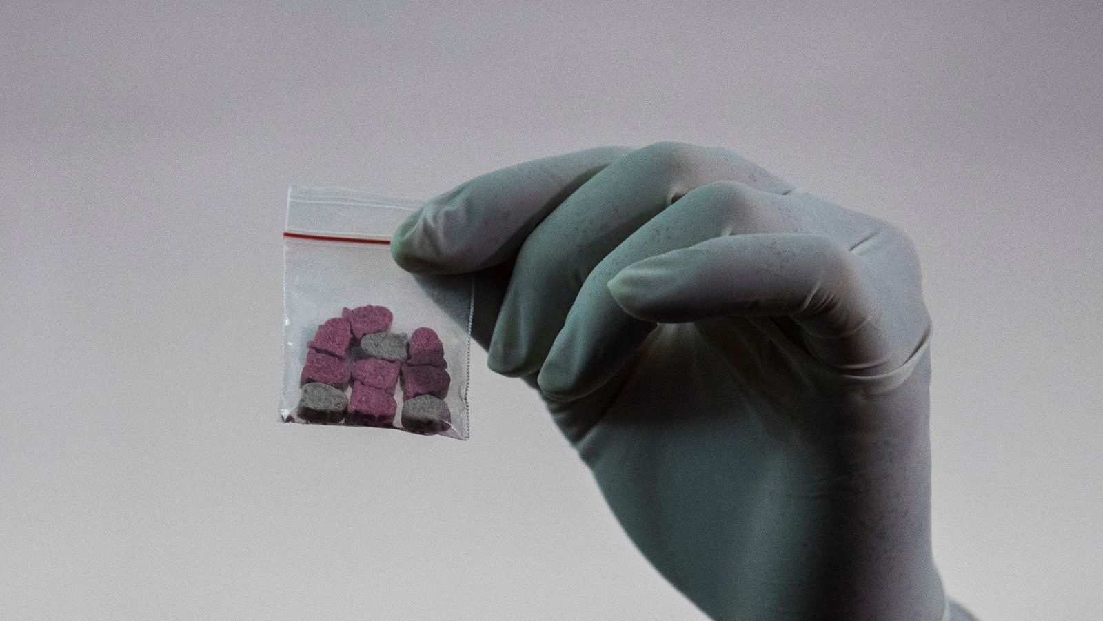 podiumnews.com-Pelaku Pembuat Ekstasi Palsu Ditangkap Polisi